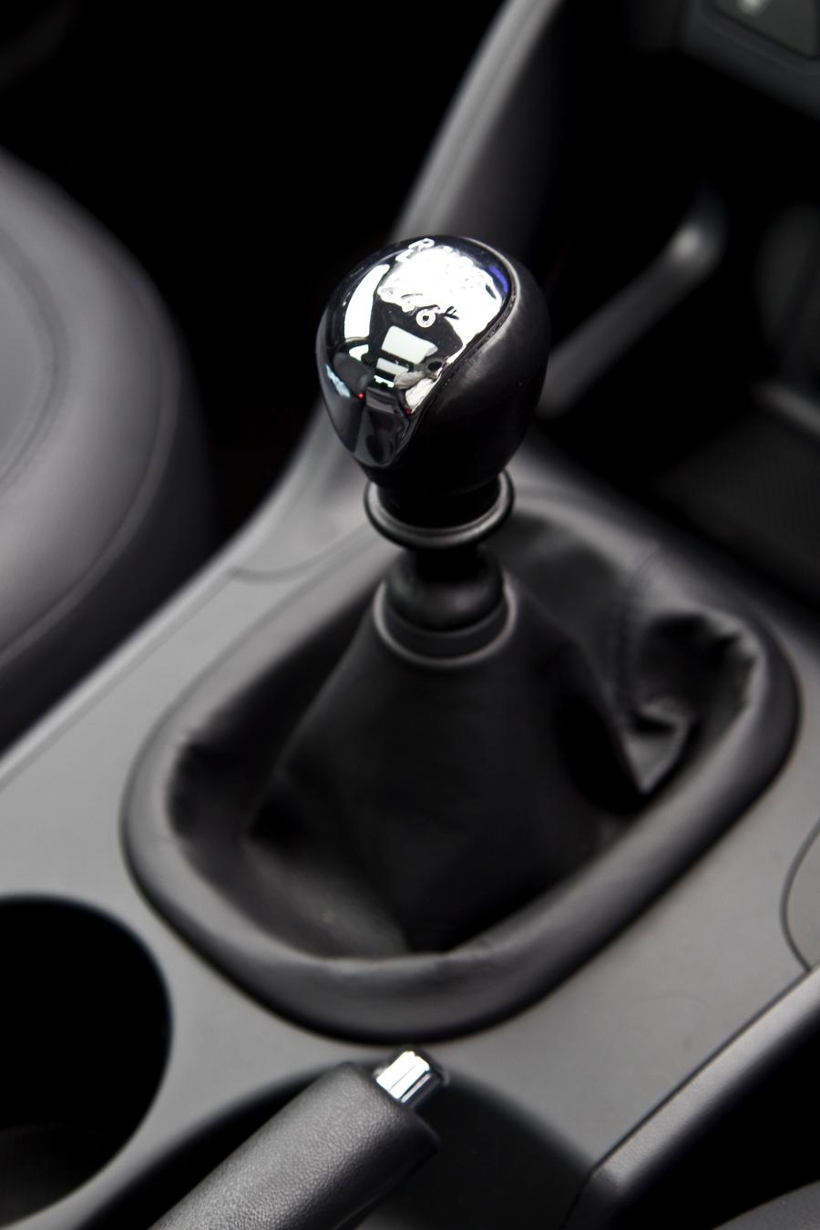  Hyundai ix35 2013 года  (UK) (фото 9 из 93)